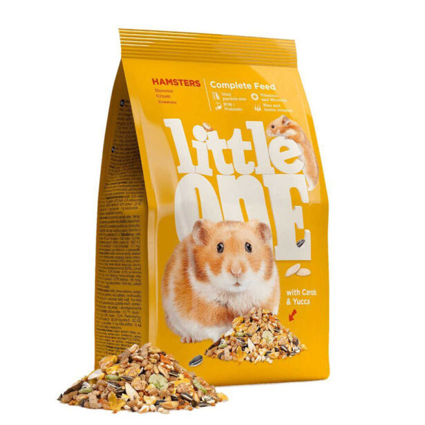 Little One hamster musli gul pose med hamster.